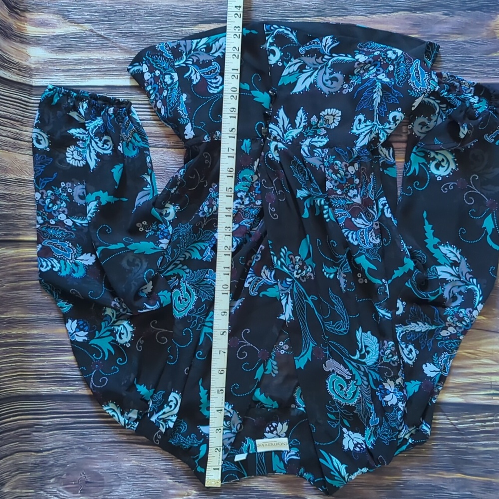 Eva Mendes New York & Company Black and Blue Floral Wrap Blouse Medium - Picture 10 of 10